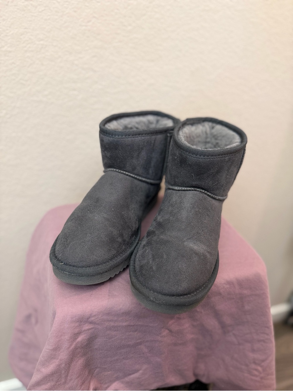 Dream Pairs Gray Suede Winter Boots